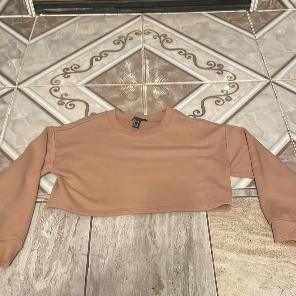 Long sleeve crop top